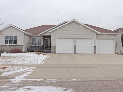 3111 Bay Shore Bnd SE, Mandan, ND, 58554
