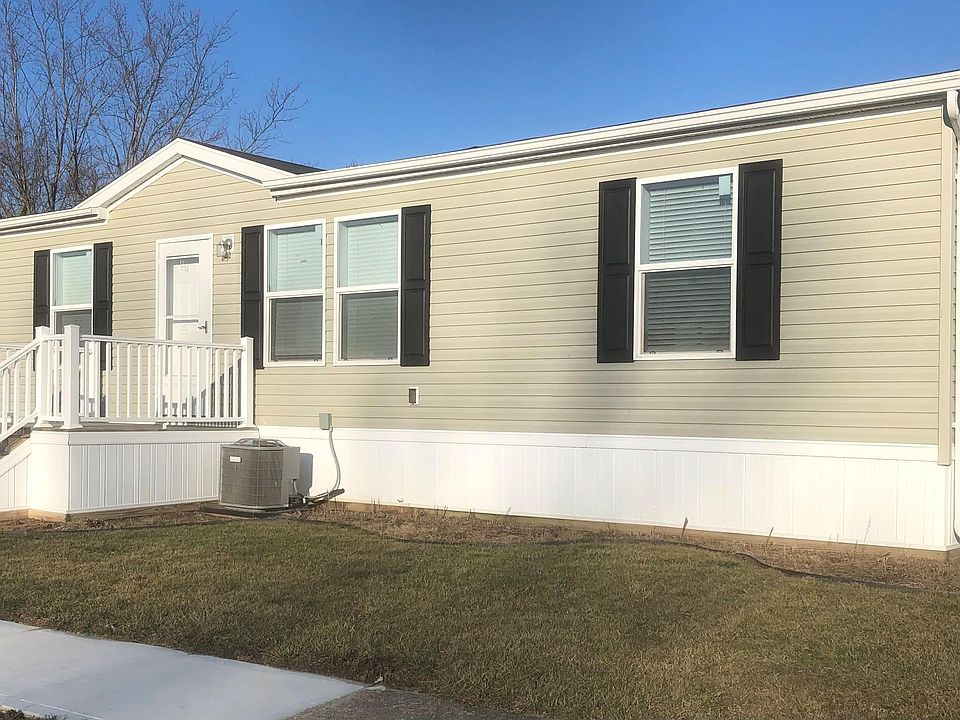 Exterior Image-0-Clayton Holly Acres