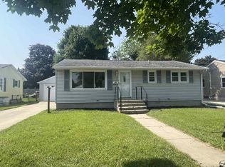 2102 S Brentwood Pl, Essexville, MI