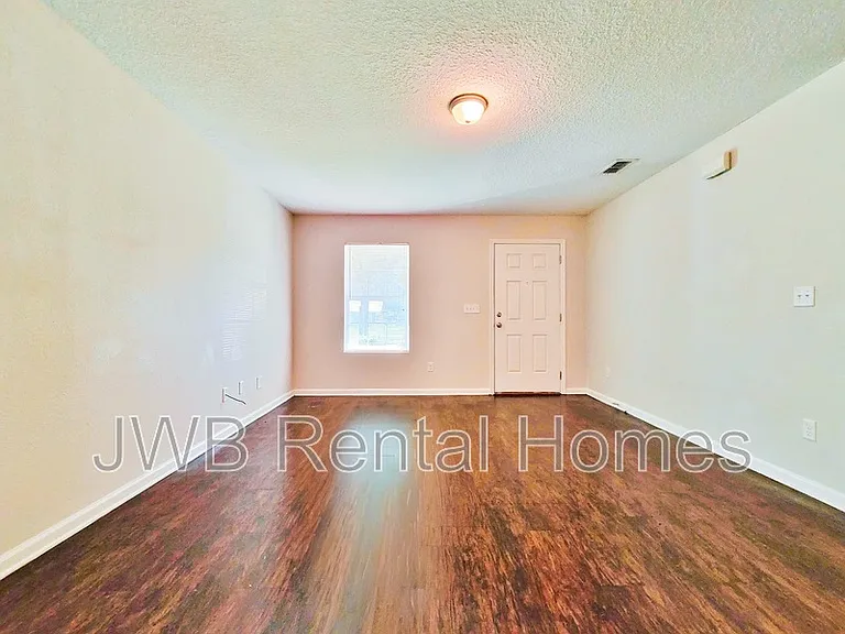 1186 Pangola Dr — Photo 6