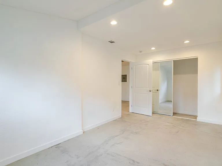 3643 1st Ave — Photo 12