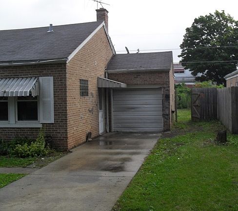 2nd image of 4331 Grace St