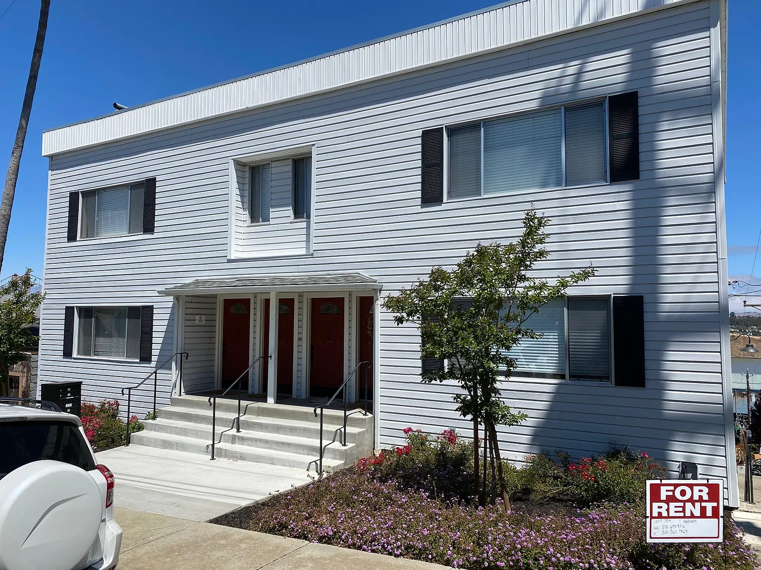 702 Edwards St — Photo 1