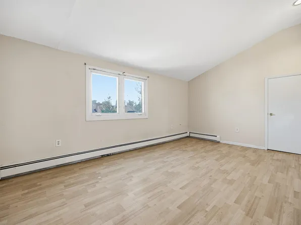 1026 Jassamine Way image 13 of 16