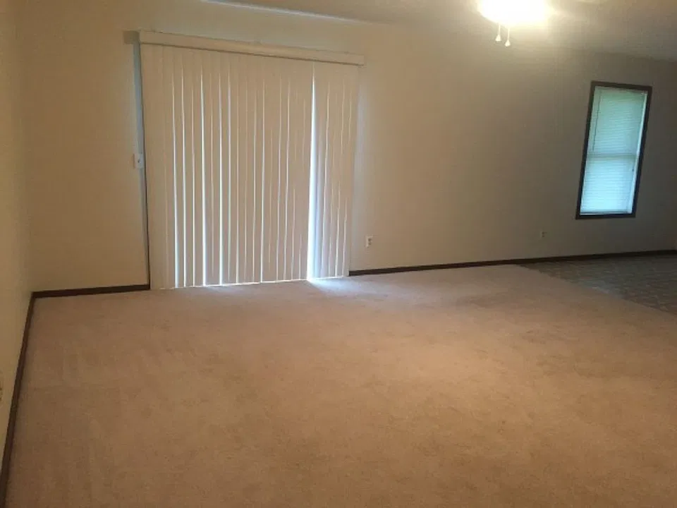 3322 E 4th Ave
