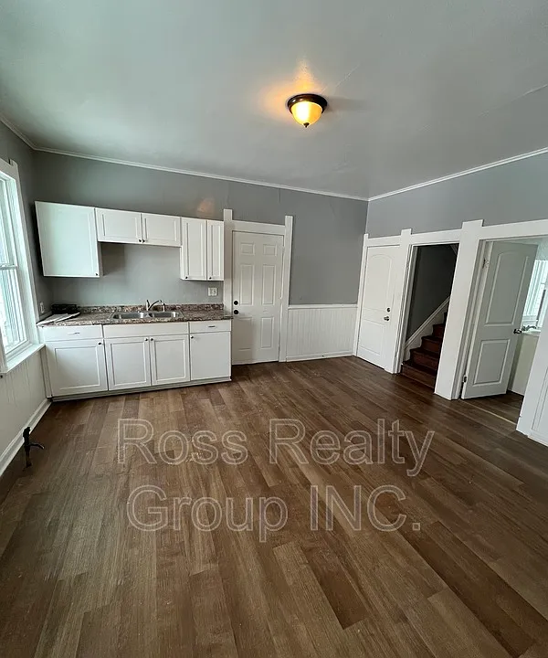 3156 Elm St