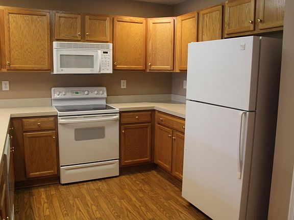 5th image of 252 Cornell Ave