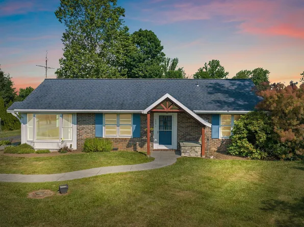 156 Black Matt Rd, Douglassville, PA 19518