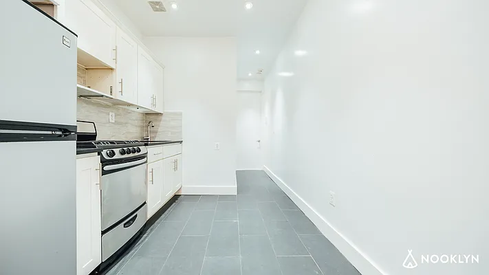 Rented by Nooklyn NYC LLC | media 19