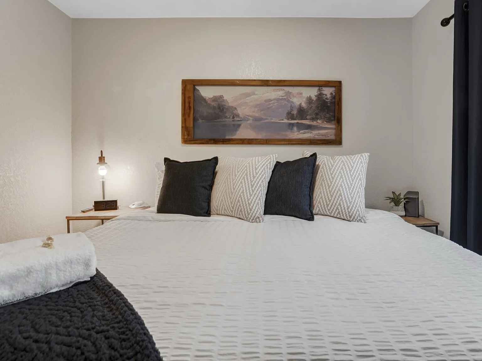 5 bed, 1442 sqft, $3,795 — Photo 4