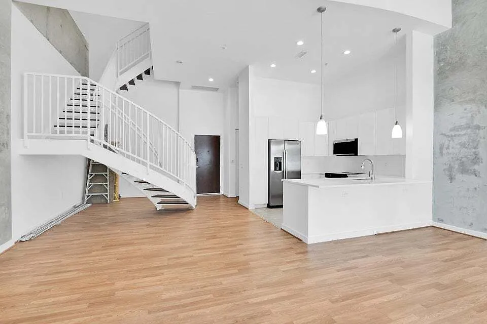 300 S Australian Avenue Apt 125 - 125 — Photo 3