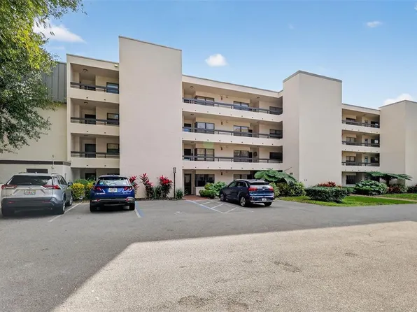 501 W Old Us Highway 441 #105, Mount Dora, FL 32757