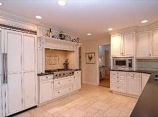 1245 W Deerpath, Lake Forest, IL 60045