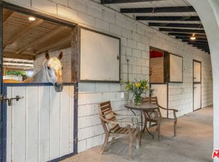 1742 Riverside Dr, Glendale, CA 91201