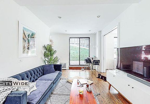 2nd image of 140 E 46th St #D