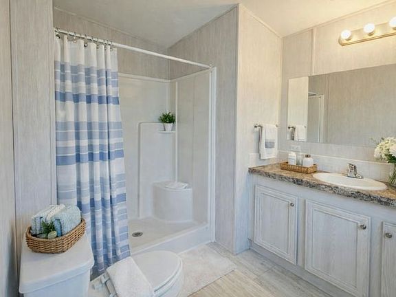 5th image of 3323 NE 14th St Unit D-17