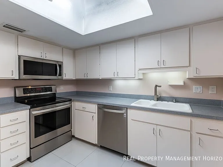 1700 Benjamin Franklin Dr #3B — Photo 7