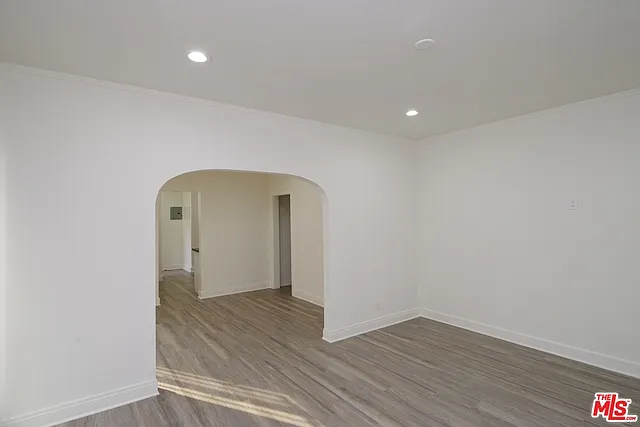 1142 S Mullen Ave — Photo 3