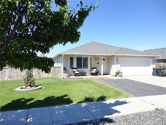 2nd image of 1916 Leanne Ave