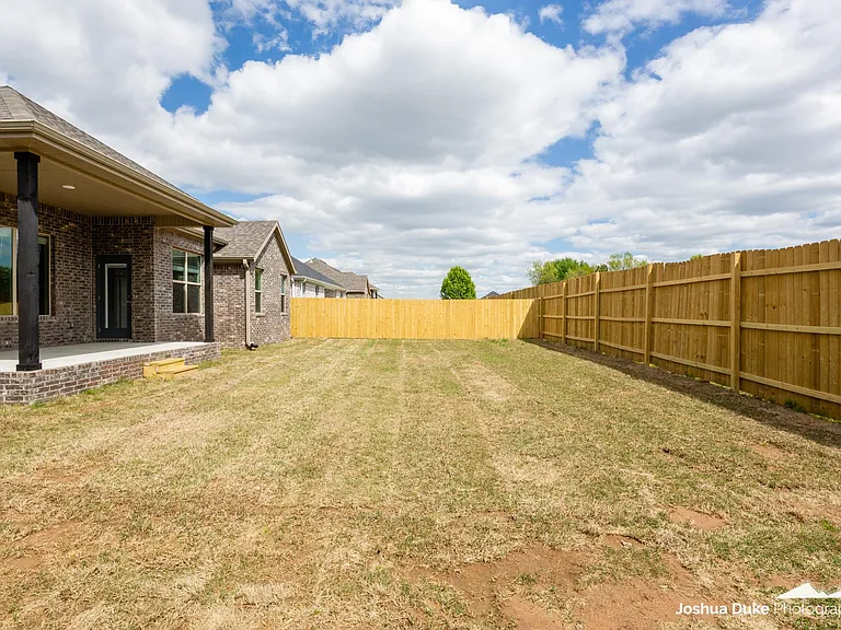 6027 W Mecklin St — Photo 5