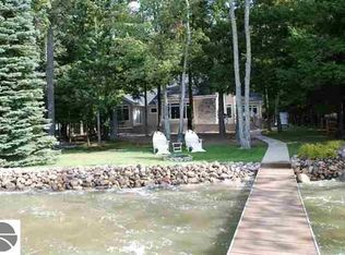 5332 W Cove Rd, Honor, MI 49640