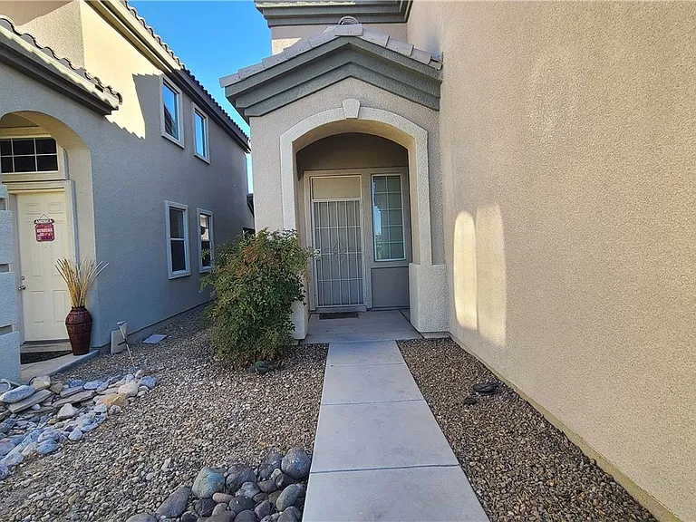 7449 W Mistral Ave #0 — Photo 2