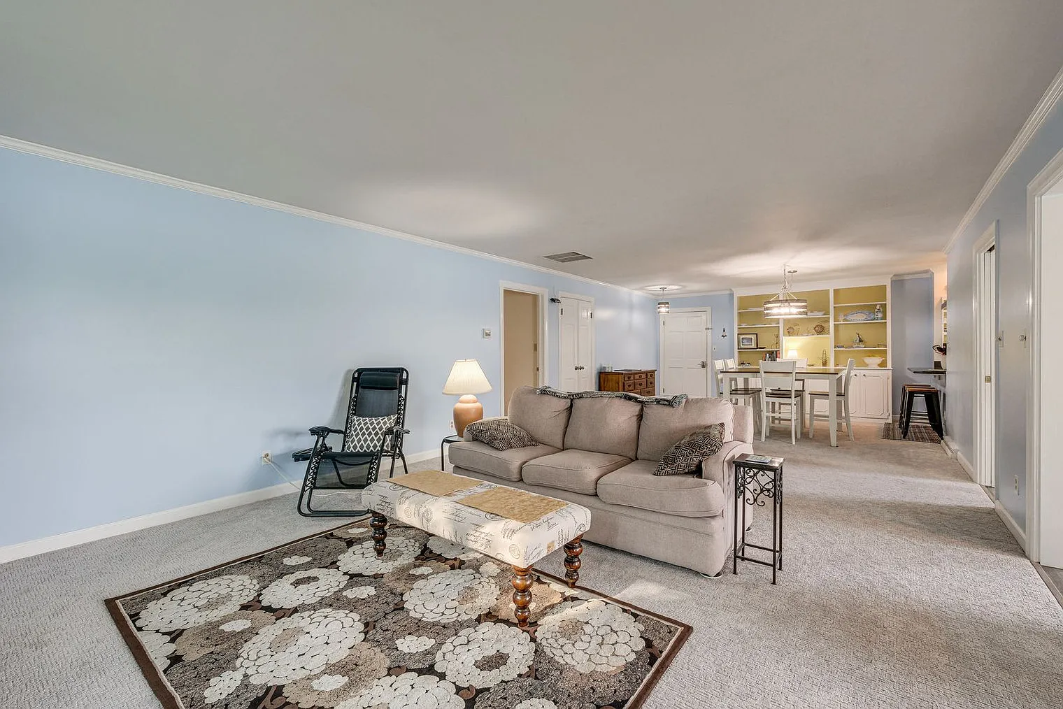 2 bed, 2.0 bath, 1571 sqft, $2,064 — Photo 4