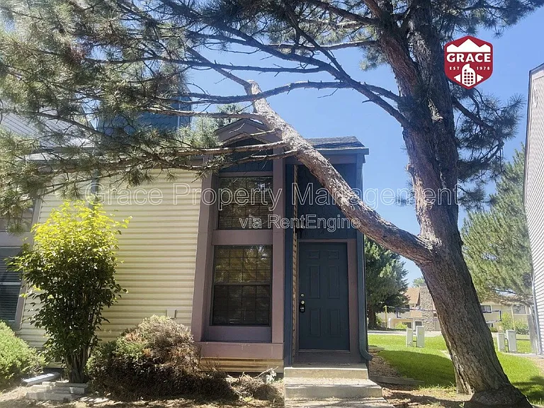 453 S Kittredge St #A — Photo 1