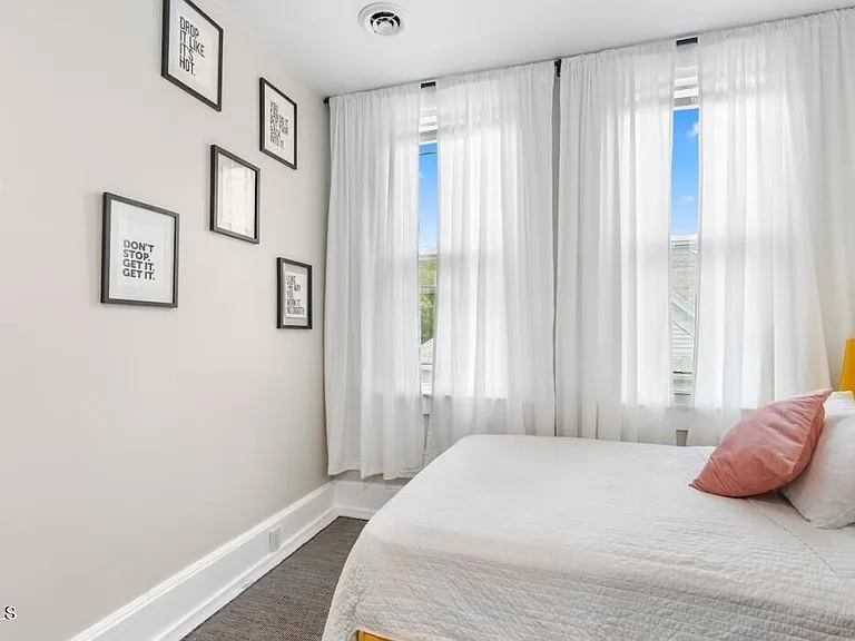 313 S Cutler St — Photo 12