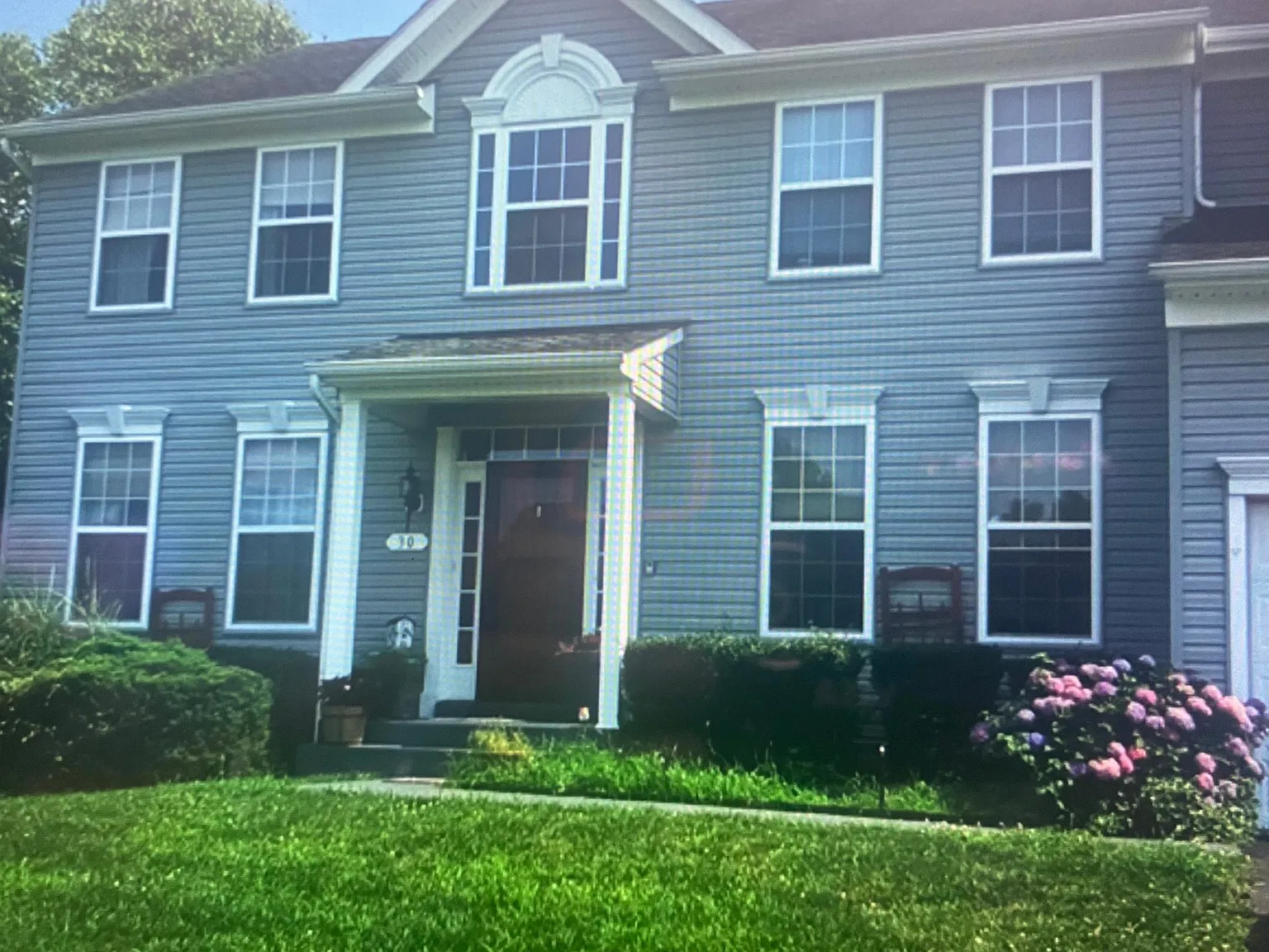 5 bed, 3.5 bath, 3208 sqft, $3,000 — Photo 1
