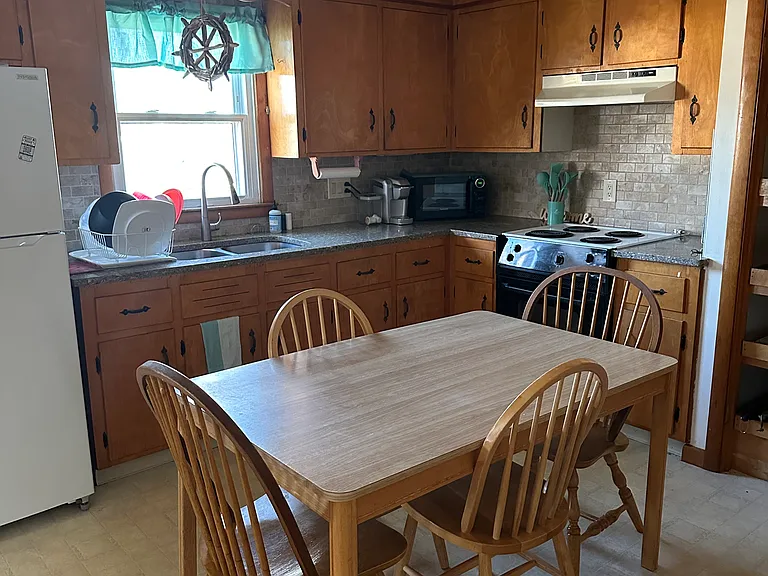 17 Frances Ave — Photo 4