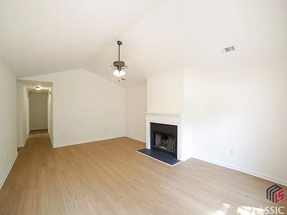 3rd image of 280 Birch Valley Dr