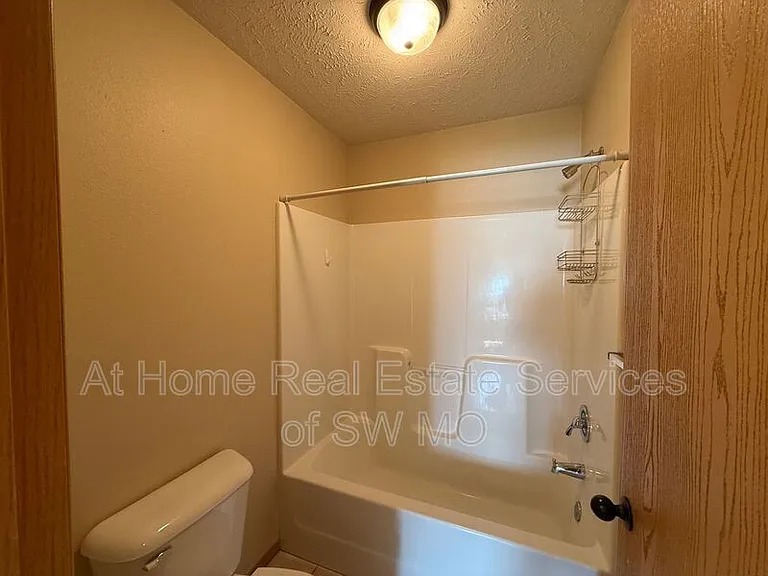 936 N Parkwood Ave — Photo 10
