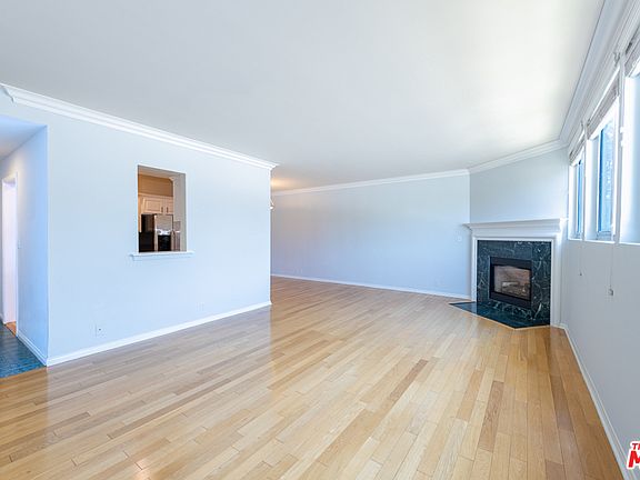 5th image of 511 San Vicente Blvd Unit 203