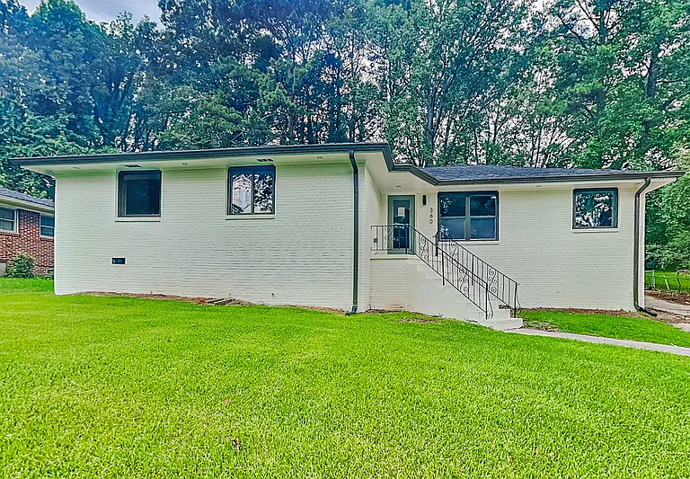 360 Simpson Ter NW — Photo 1