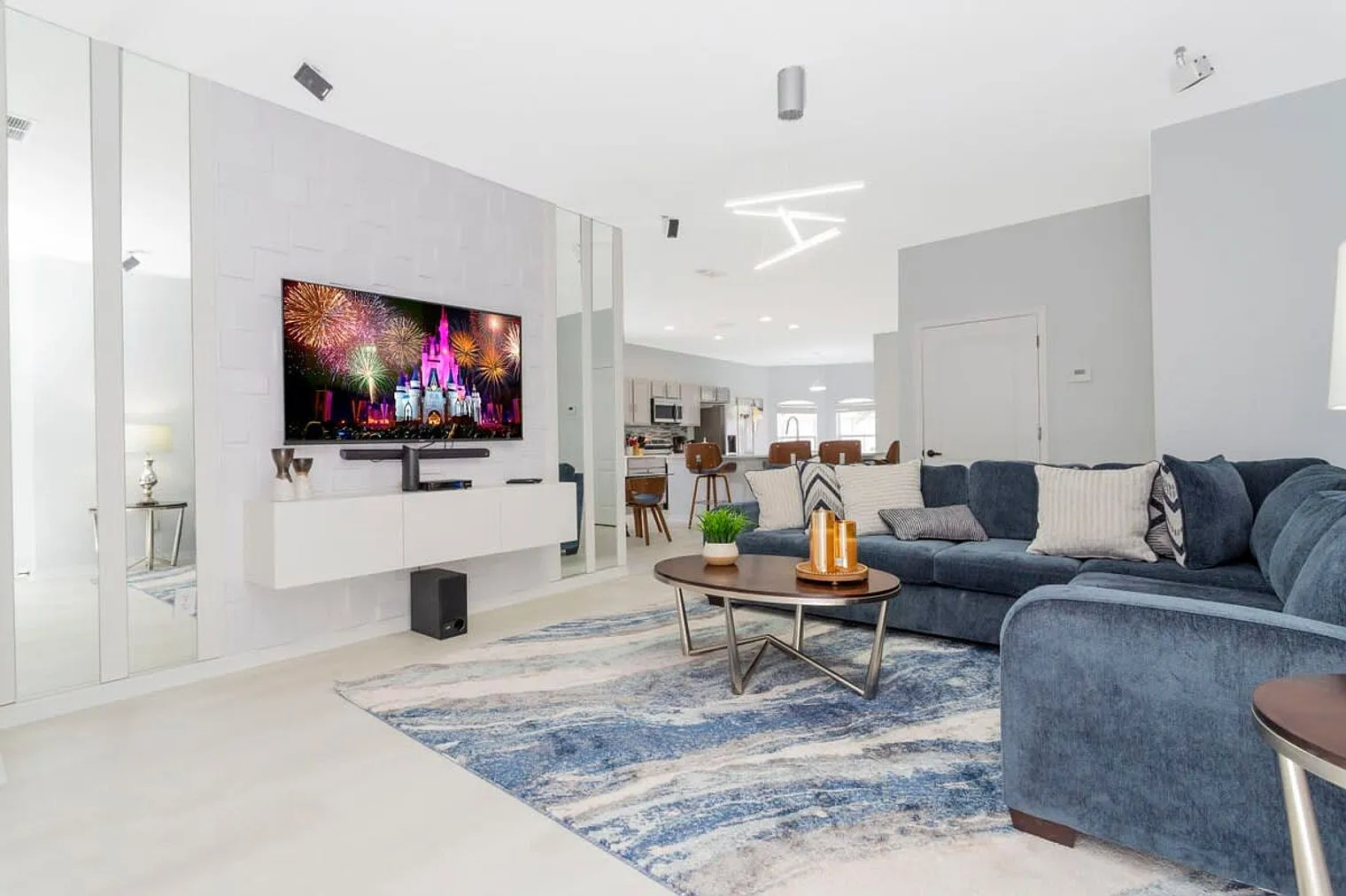 4 bed, 3.0 bath, 2421 sqft, $5,737 — Photo 3