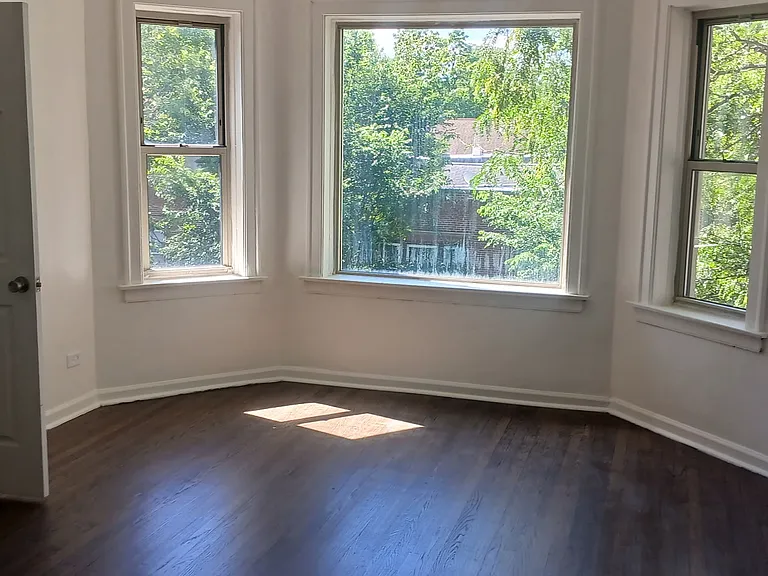 2700 E 78th St #3 — Photo 3