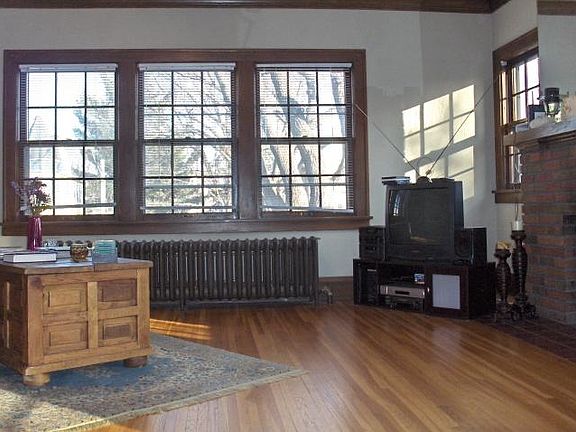 3rd image of 3334 Colfax Ave S