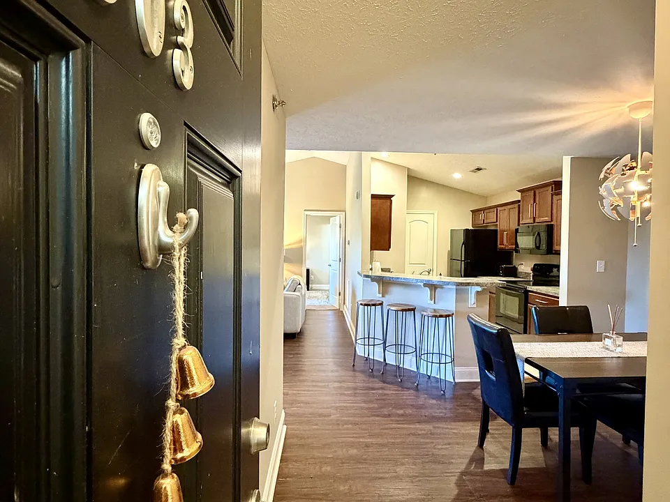 100 Capstone Dr #303