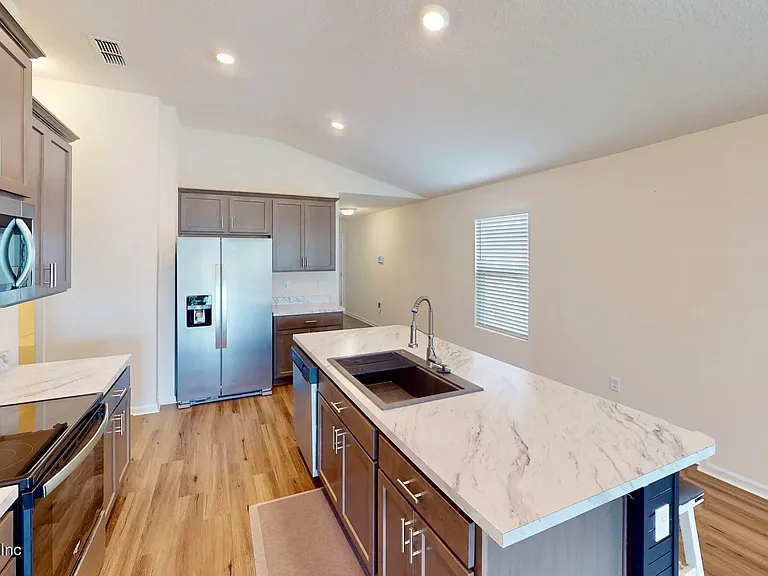 2385 Oak Stream Dr — Photo 7