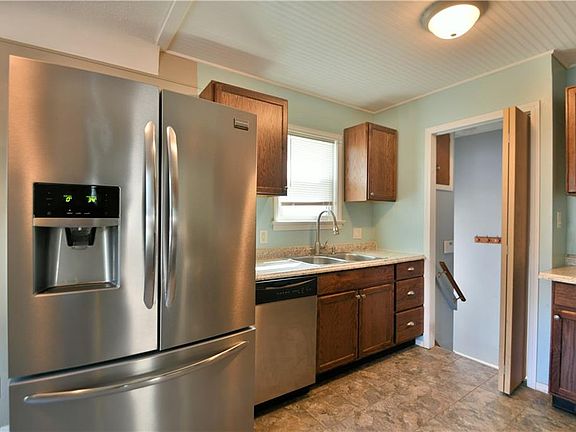 3rd image of 4715 Krueger Ave