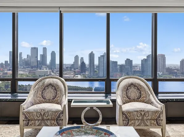 870 United Nations Plz APT 22F, New York, NY 10017