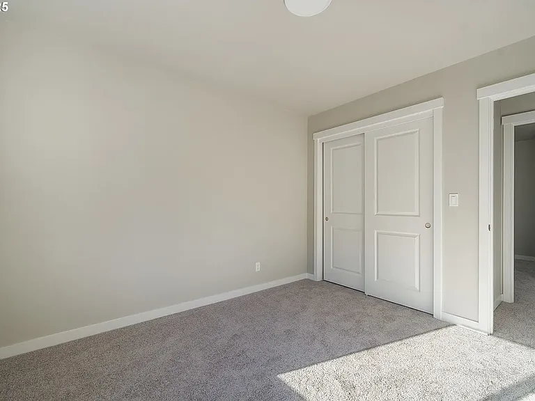 317 S Neptune St — Photo 33