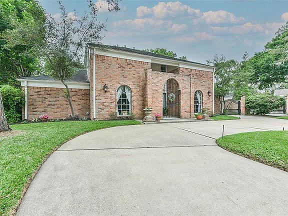 2nd image of 10226 Briar Rose Dr