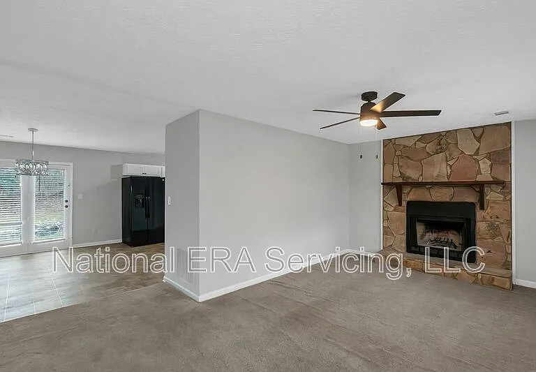 321 Summerwood Ln — Photo 4