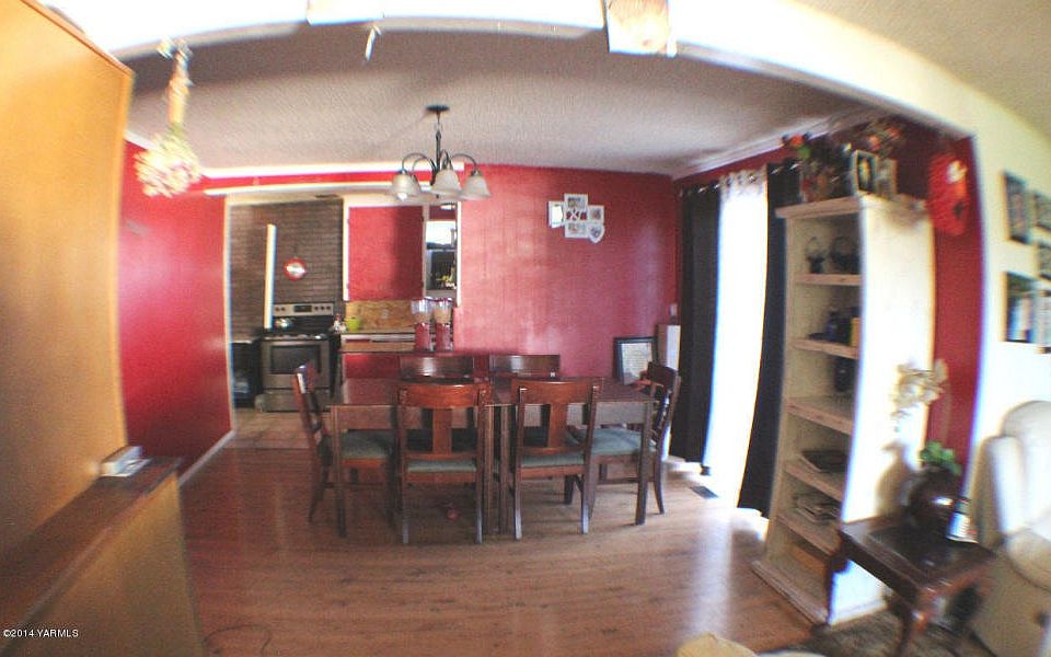 2nd image of 1311 Garrett St