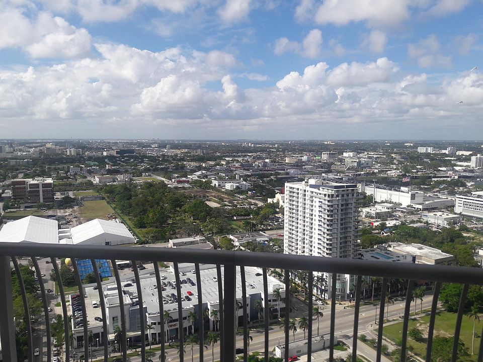 1st image of 1750 N Bayshore Dr APT 3515