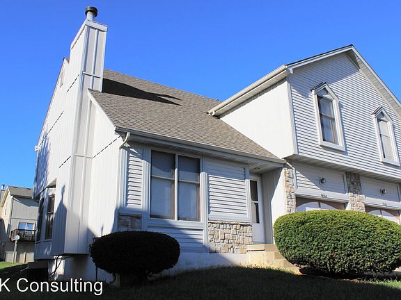 3rd image of 6644 W 152nd St