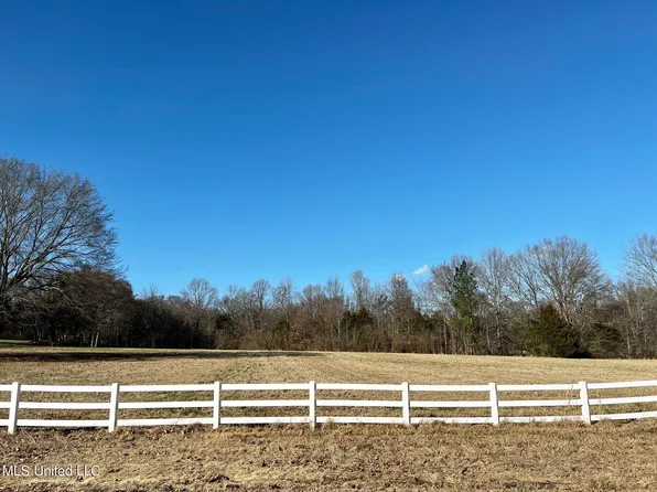 12.5 Country Club Rd, Senatobia, MS 38668