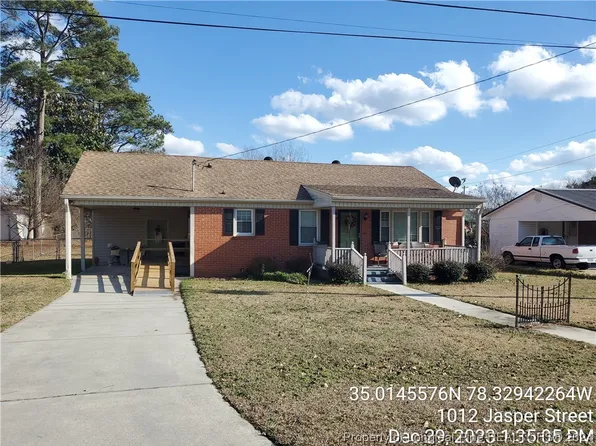 1010 Jasper St, Clinton, NC 28328